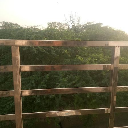Aditya Paradise Aka Mountain Home Aka Avk Inn Tundla エクステリア 写真