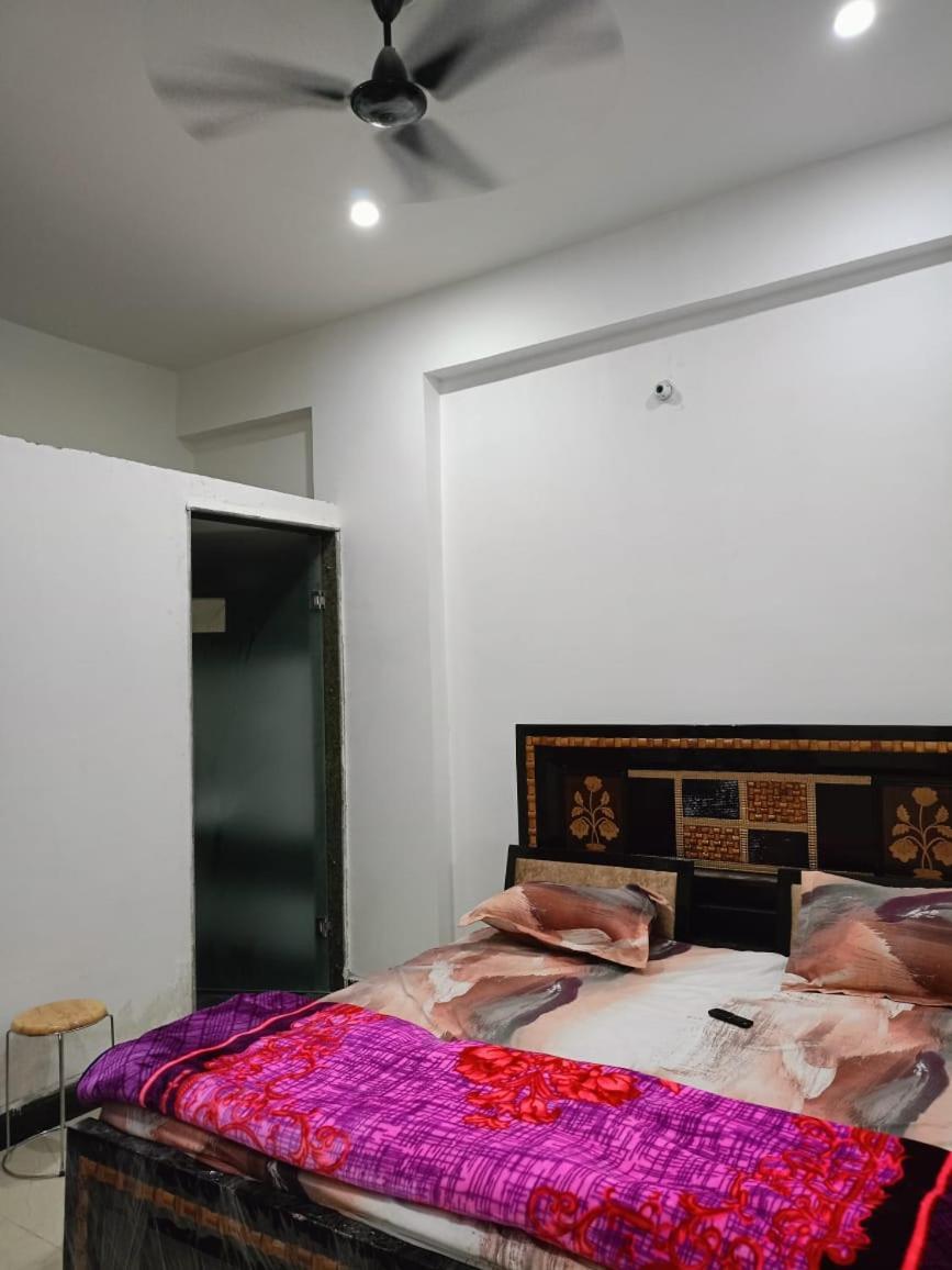 Aditya Paradise Aka Mountain Home Aka Avk Inn Tundla エクステリア 写真